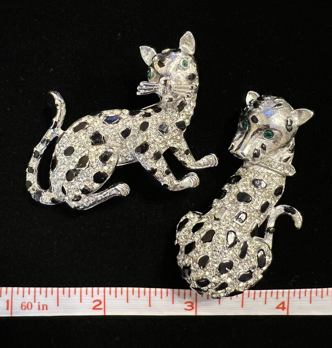 Leopard brooch